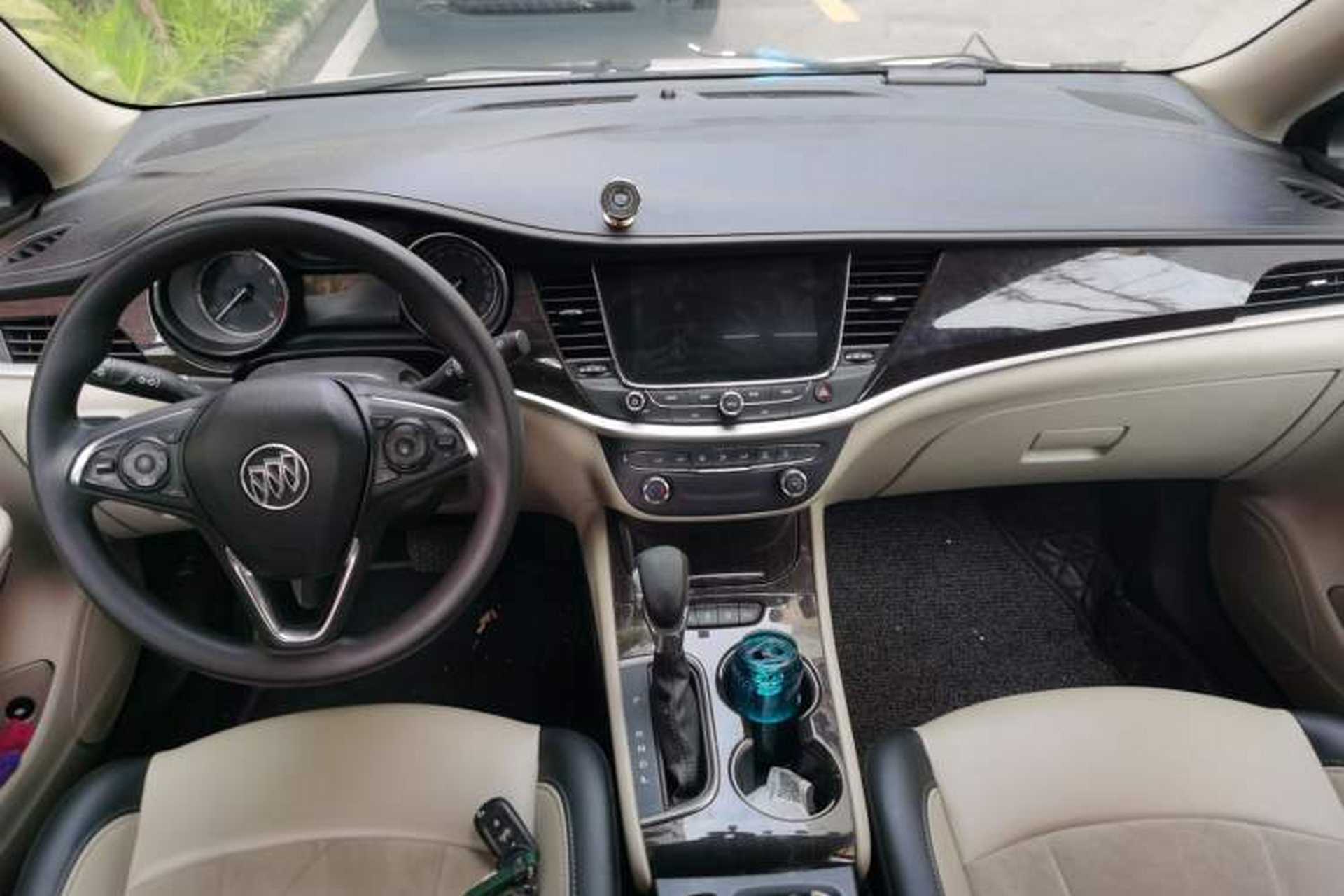 Used Buick Verano 2018 Sedan 15S Automatic Leading Model Center Console