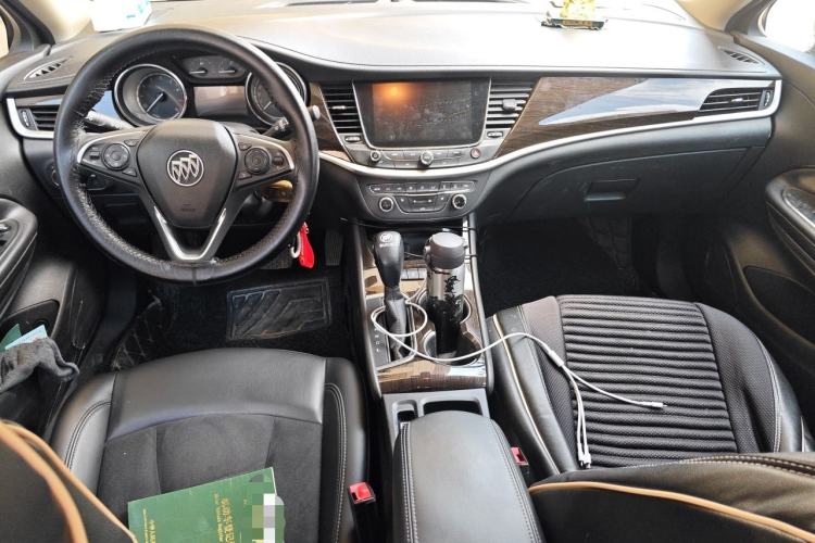Used Buick Verano 2018 Sedan 20T Dual-Clutch Elite Model Center Console