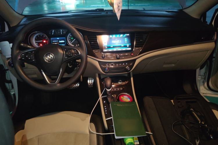 Used Buick Verano 2018 Sedan 15S Automatic Leading Model Center Console