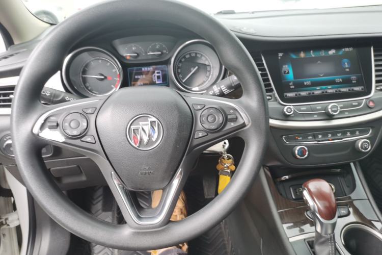 Used Buick Verano 2018 Sedan 20T Dual-Clutch Leading Model Center Console