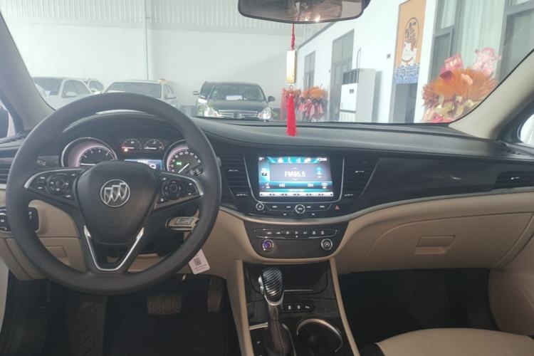 Used Buick Verano 2018 Sedan 15S Automatic Leading Model Center Console