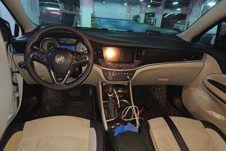 Used Buick Verano 2018 Sedan 15S Automatic Leading Model Center Console