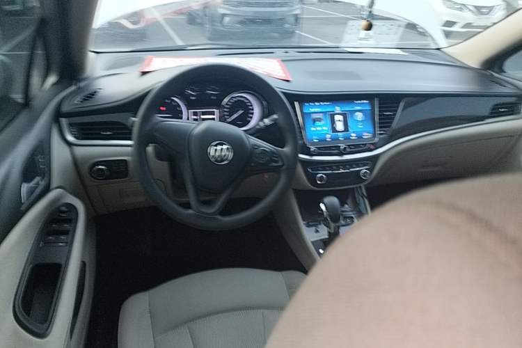 Used Buick Verano 2018 Sedan 15S Automatic Entry Model Center Console