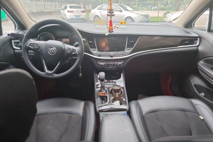 Used Buick Verano 2018 Sedan 20T Dual-Clutch Leading Model Center Console