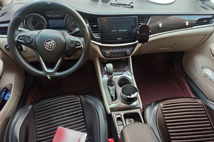 Used Buick Verano 2018 Sedan 15S Automatic Leading Model Center Console