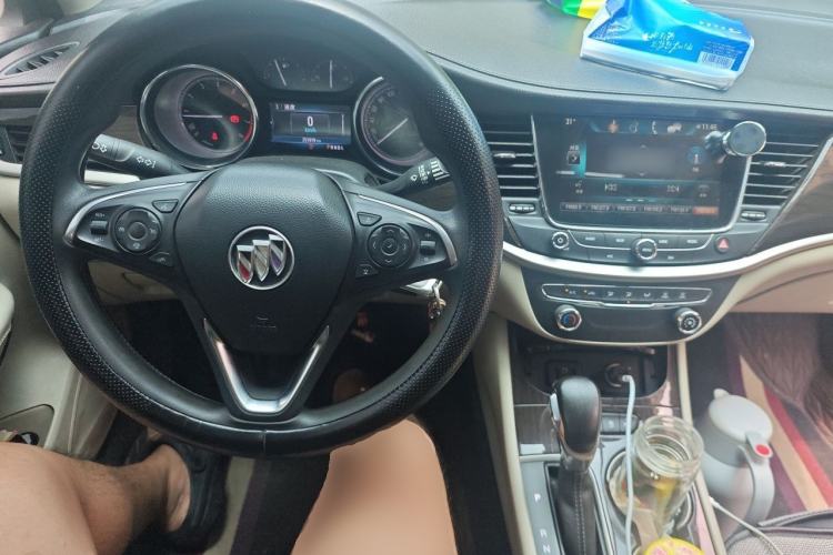 Used Buick Verano 2018 Sedan 15S Automatic Leading Model Center Console