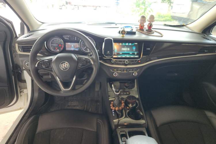 Used Buick Verano 2018 Sedan 20T Dual-Clutch Leading Model Center Console