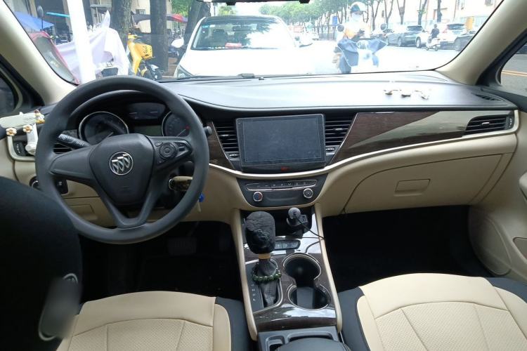 Used Buick Verano 2018 Sedan 15S Automatic Entry Model Center Console