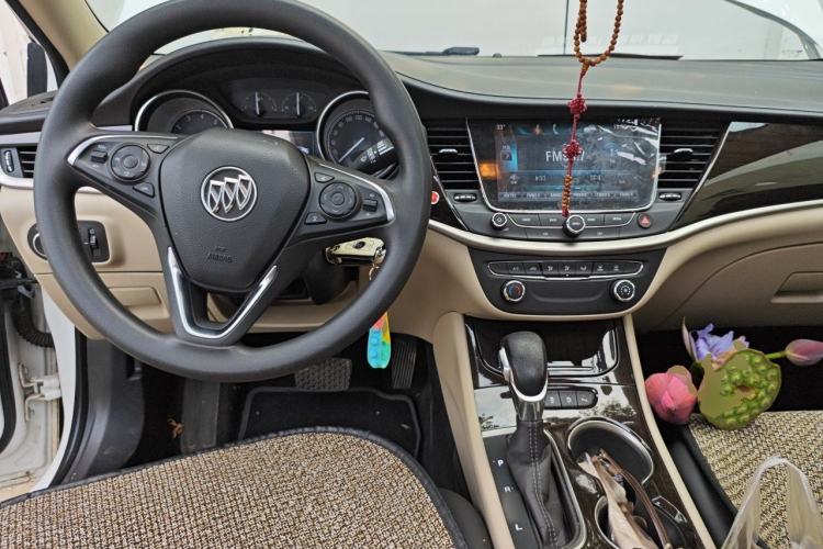 Used Buick Verano 2018 Sedan 15S Automatic Leading Model Center Console