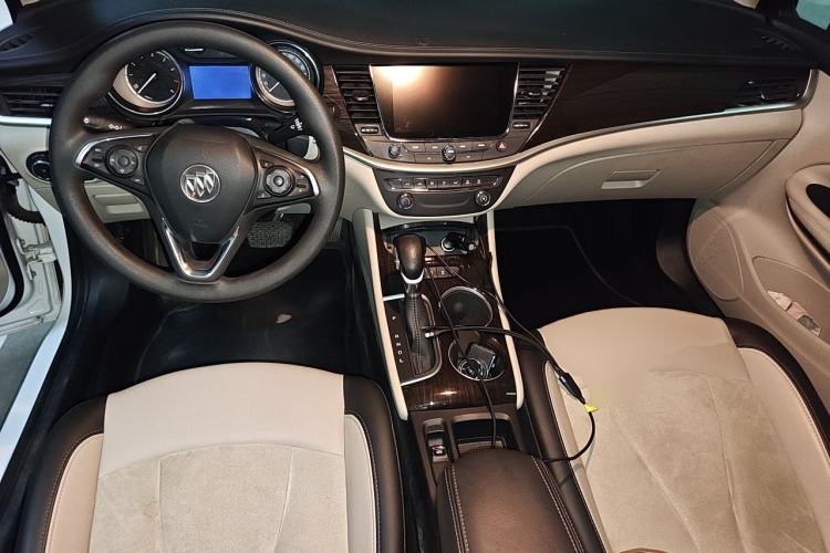Used Buick Verano 2018 Sedan 15S Automatic Leading Model Center Console