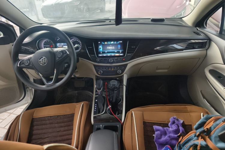 Used Buick Verano 2018 Sedan 15S Automatic Leading Model Center Console