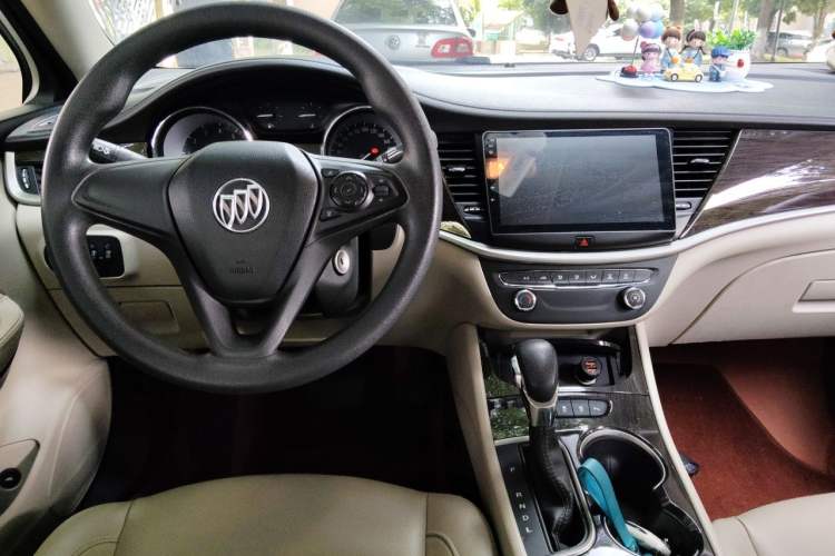 Used Buick Verano 2018 Sedan 15S Automatic Entry Model Center Console