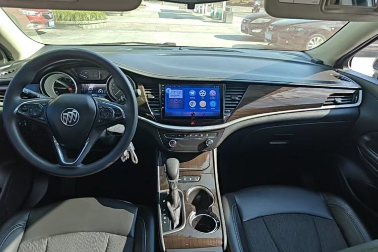 Used Buick Verano 2018 Sedan 15S Automatic Leading Model Center Console