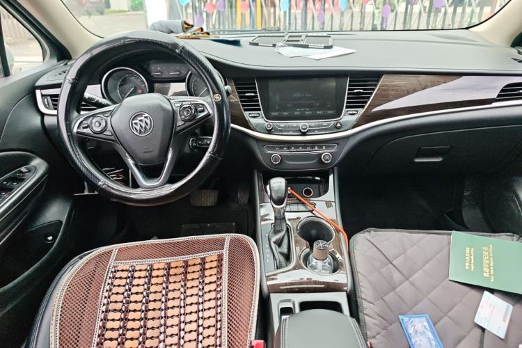 Used Buick Verano 2018 Sedan 20T Dual-Clutch Leading Model Center Console