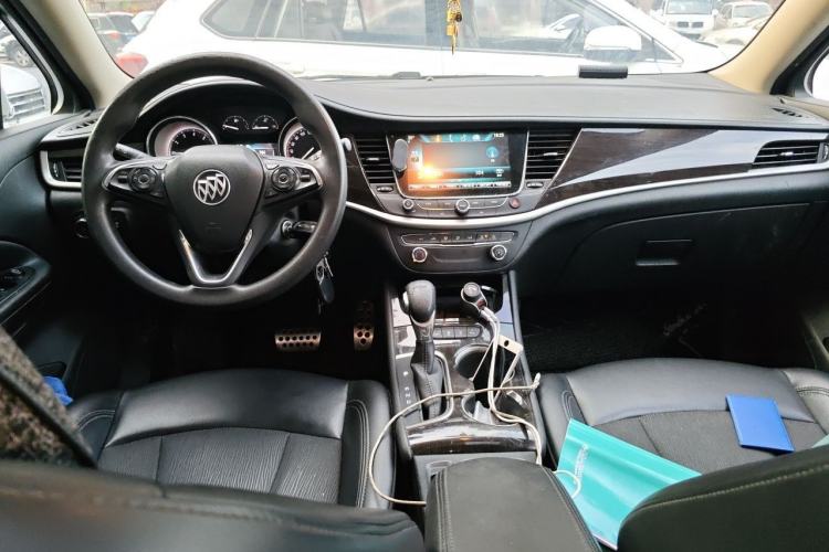 Used Buick Verano 2018 Sedan 20T Dual-Clutch Leading Model Center Console
