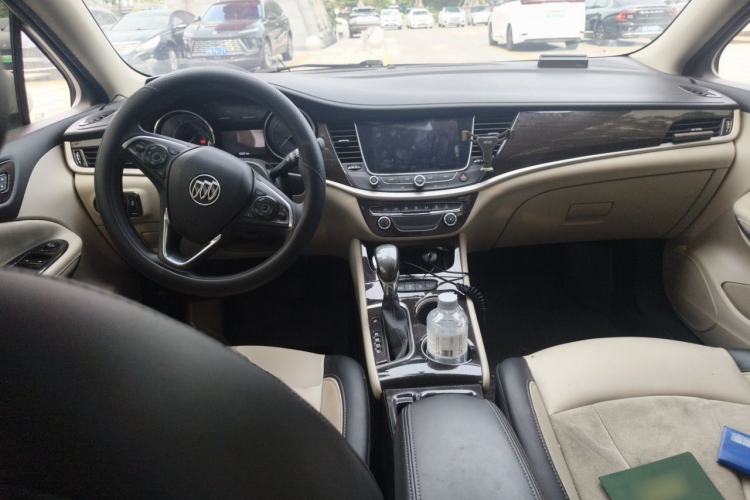 Used Buick Verano 2018 Sedan 15S Automatic Leading Model Center Console