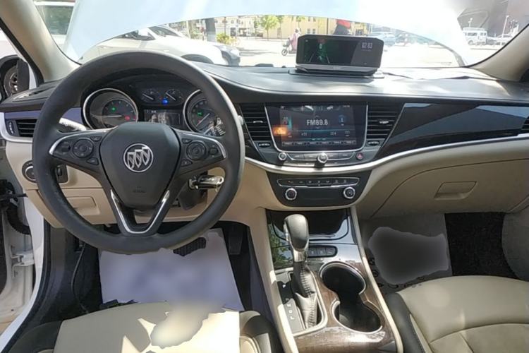 Used Buick Verano 2018 Sedan 15S Automatic Leading Model Center Console