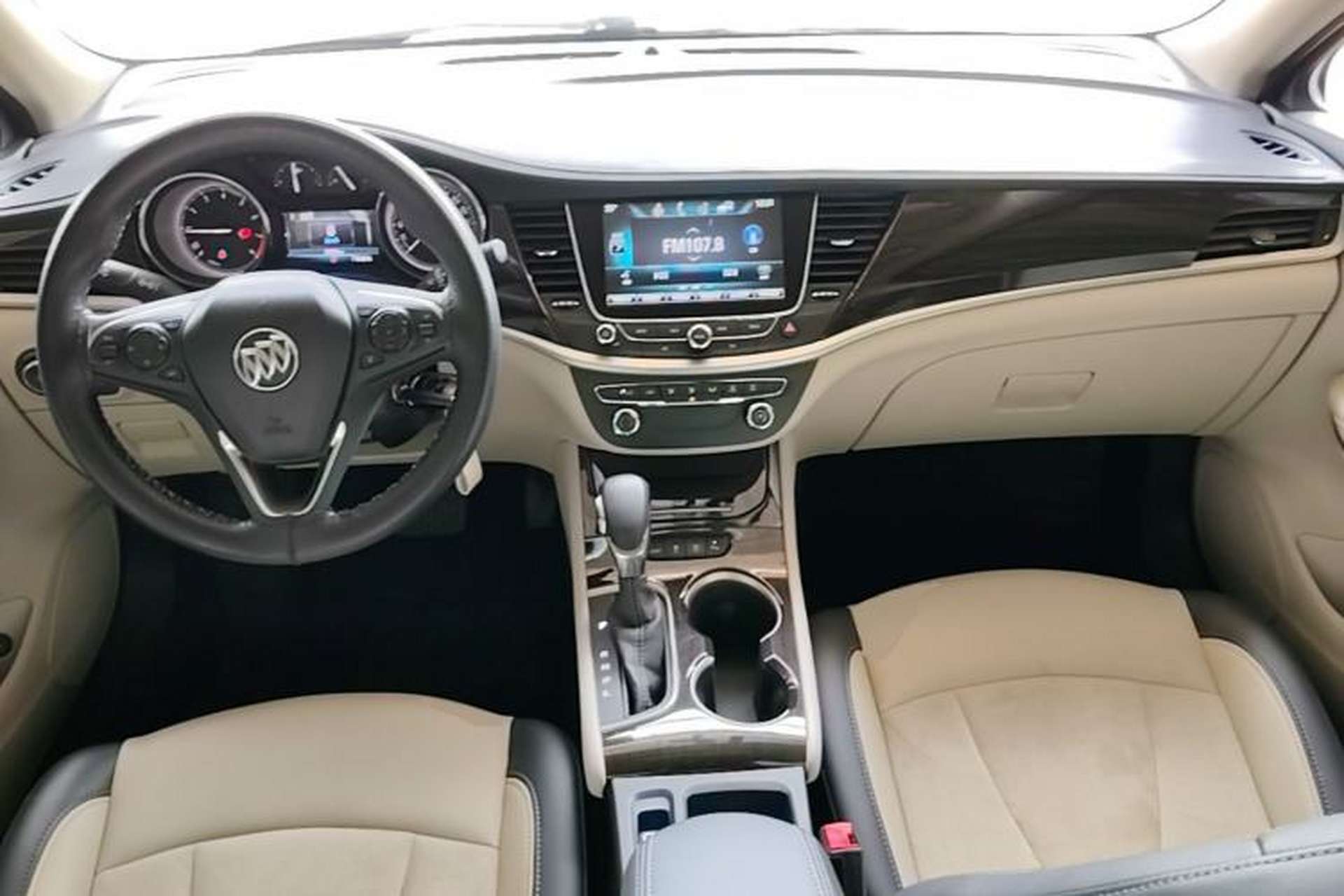 Used Buick Verano 2018 Sedan 15S Automatic Leading Model Center Console