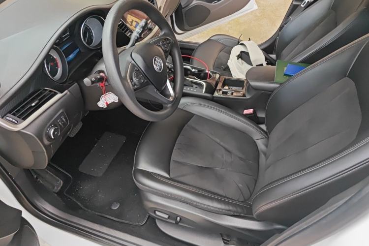 Used Buick Verano 2018 Sedan 20T Dual-Clutch Luxury Model Driver Seat
