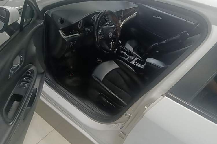 Used Buick Verano 2018 Sedan 15S Automatic Leading Model Driver Seat