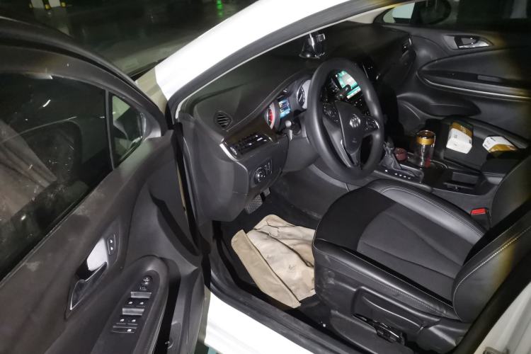 Used Buick Verano 2018 Sedan 20T Dual-Clutch Leading Model Driver Seat