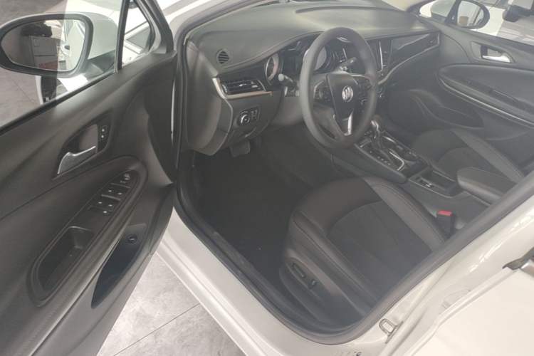 Used Buick Verano 2018 Sedan 20T Dual-Clutch Luxury Model Driver Seat