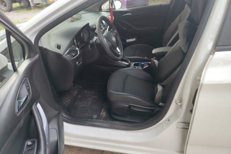 Used Buick Verano 2018 Hatchback 15S Automatic Leading Model Driver Seat