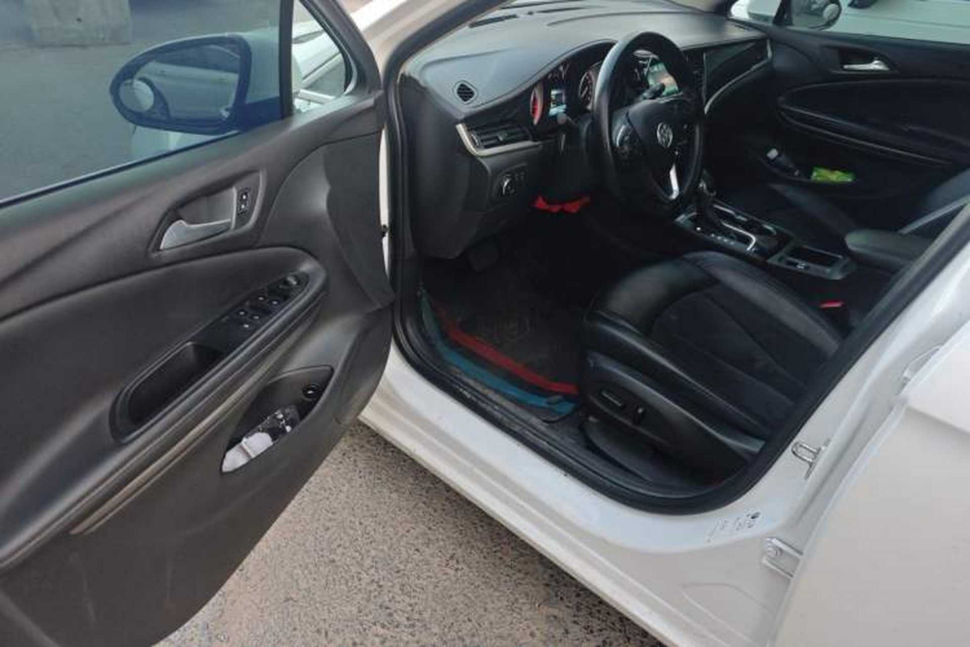 Used Buick Verano 2018 Sedan 20T Dual-Clutch Luxury Model Driver Seat