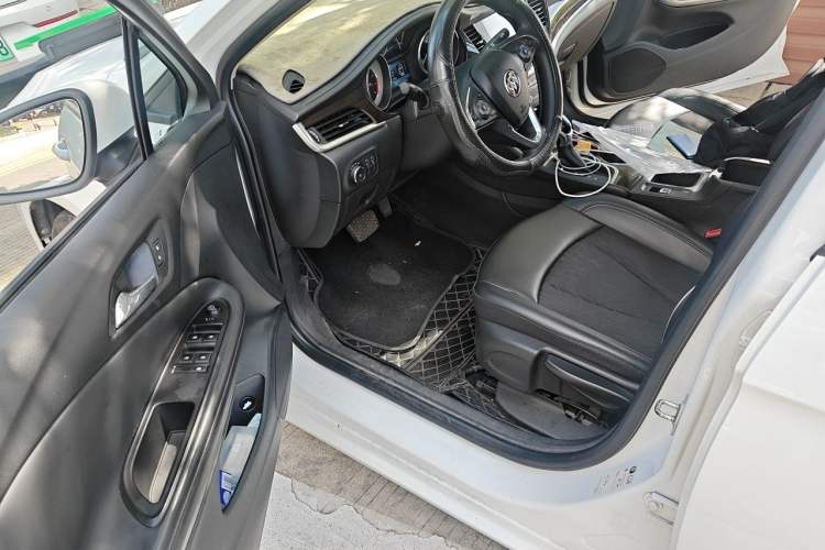 Used Buick Verano 2018 Sedan 20T Dual-Clutch Leading Model Driver Seat
