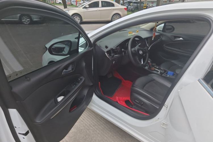 Used Buick Verano 2018 Sedan 20T Dual-Clutch Leading Model Driver Seat