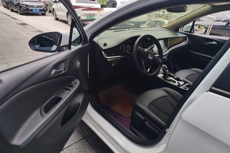 Used Buick Verano 2018 Sedan 20T Dual-Clutch Leading Model Driver Seat