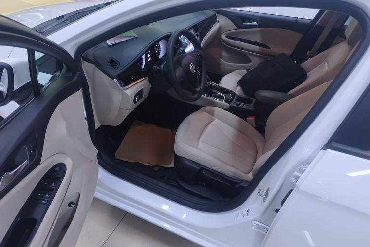 Used Buick Verano 2018 Sedan 15S Automatic Entry Model Driver Seat