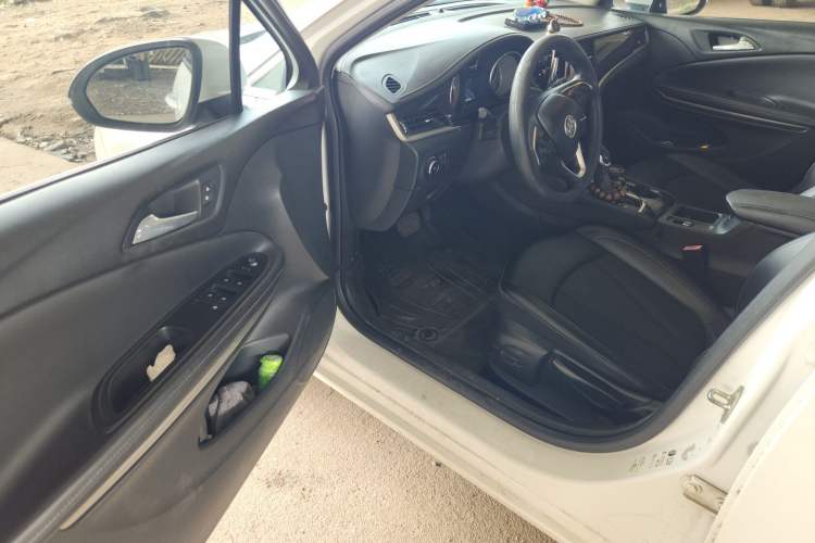 Used Buick Verano 2018 Sedan 20T Dual-Clutch Leading Model Driver Seat