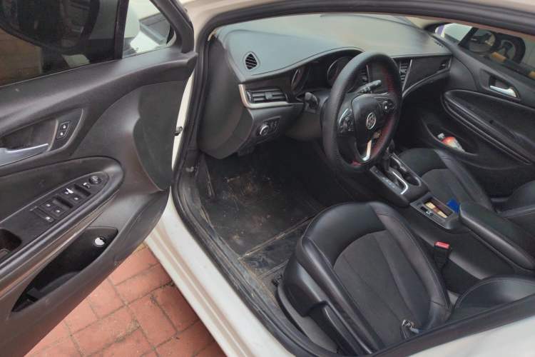 Used Buick Verano 2018 Sedan 20T Dual-Clutch Leading Model Driver Seat