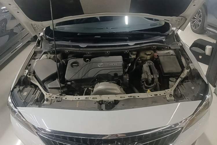 Used Buick Verano 2018 Sedan 15S Automatic Leading Model Engine Bay