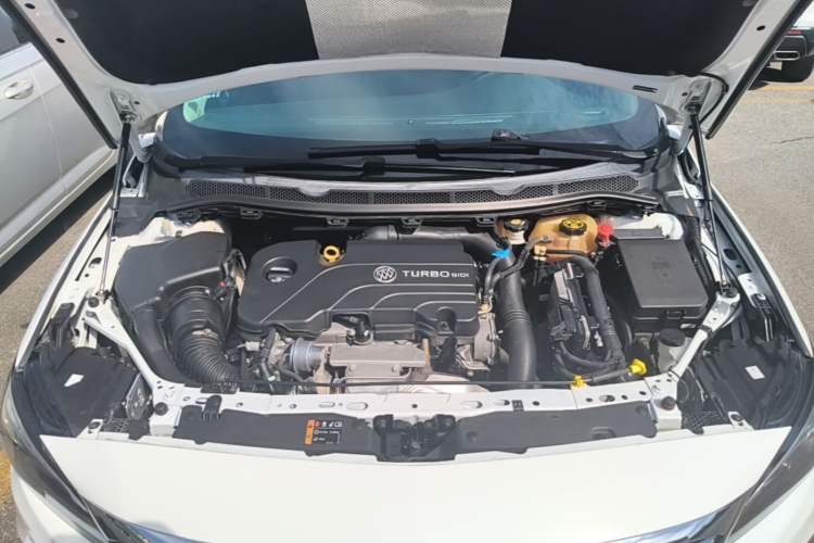 Used Buick Verano 2018 Sedan 20T Dual-Clutch Leading Model Engine Bay
