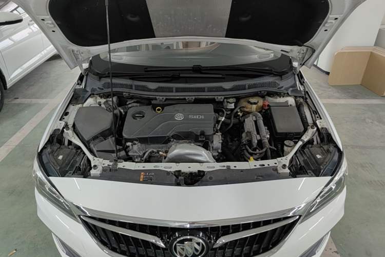 Used Buick Verano 2018 Sedan 15S Automatic Leading Model Engine Bay