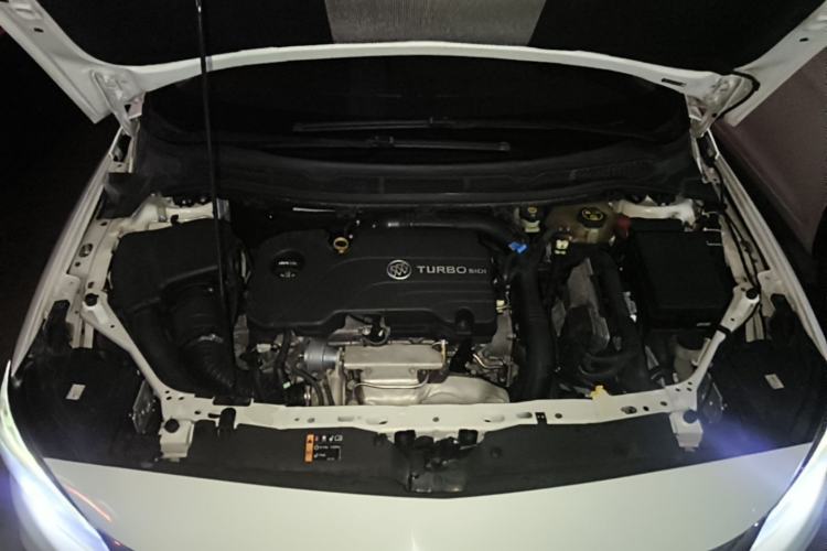 Used Buick Verano 2018 Sedan 20T Dual-Clutch Luxury Model Engine Bay