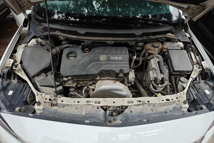 Used Buick Verano 2018 Hatchback 15S Automatic Leading Model Engine Bay