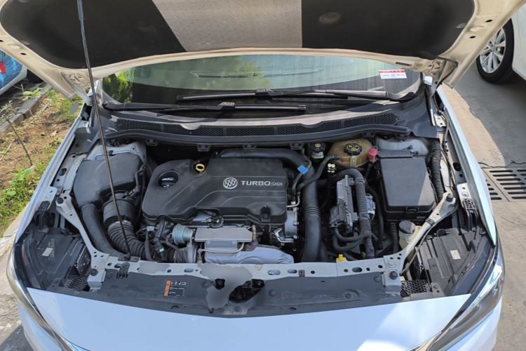 Used Buick Verano 2018 Sedan 20T Dual-Clutch Leading Model Engine Bay