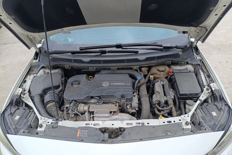 Used Buick Verano 2018 Sedan 20T Dual-Clutch Leading Model Engine Bay