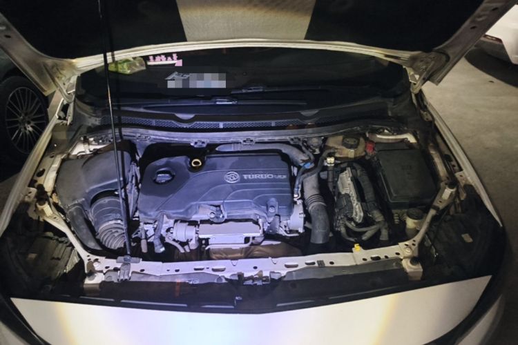 Used Buick Verano 2018 Sedan 20T Dual-Clutch Elite Model Engine Bay