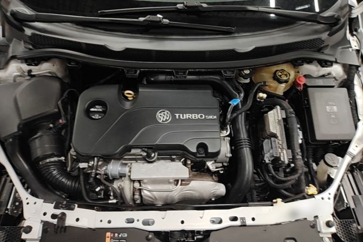 Used Buick Verano 2018 Sedan 20T Dual-Clutch Leading Model Engine Bay