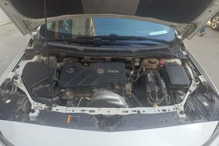 Used Buick Verano 2018 Sedan 15S Automatic Leading Model Engine Bay