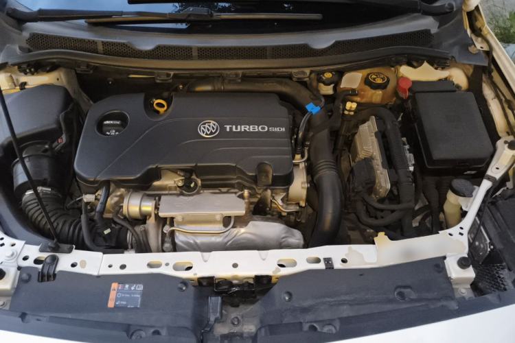 Used Buick Verano 2018 Sedan 20T Dual-Clutch Leading Model Engine Bay