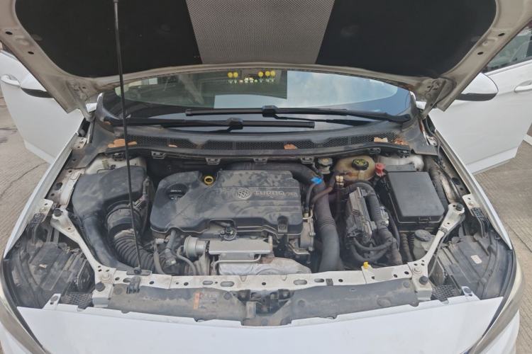Used Buick Verano 2018 Sedan 20T Dual-Clutch Leading Model Engine Bay