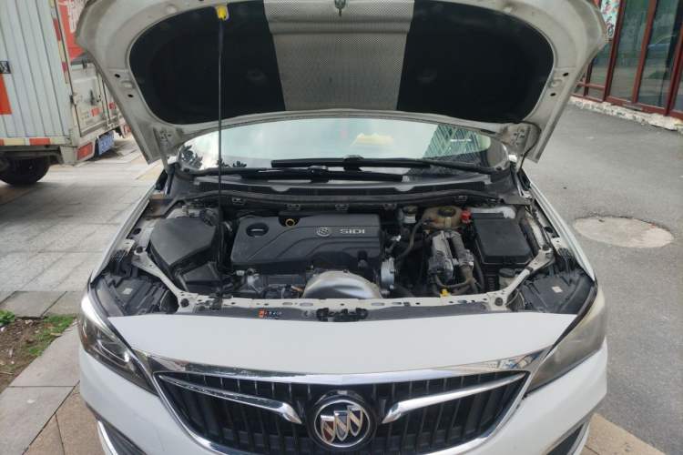 Used Buick Verano 2018 Sedan 15S Automatic Leading Model Engine Bay