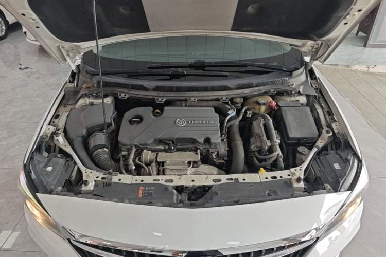 Used Buick Verano 2018 Sedan 20T Dual-Clutch Leading Model Engine Bay