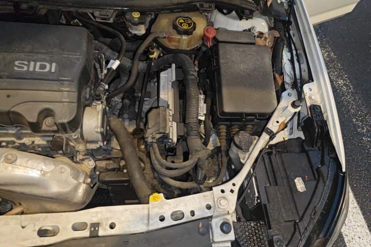 Used Buick Verano 2018 Sedan 15S Automatic Leading Model Engine Bay Left