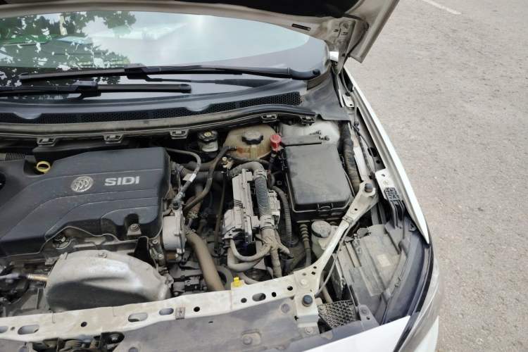 Used Buick Verano 2018 Sedan 15S Automatic Entry Model Engine Bay Left
